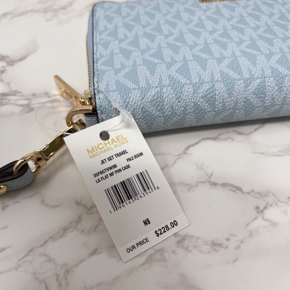 Michael Kors JST Large Flat Phone Wallet - Picture 3 of 8